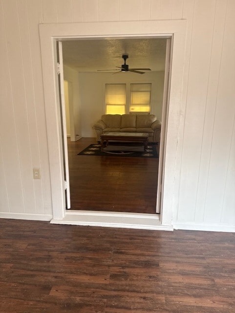 Photo - 4517 Hirsch Rd