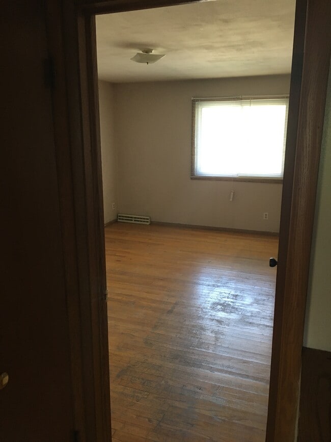 Photo - 1422 Willow Ln