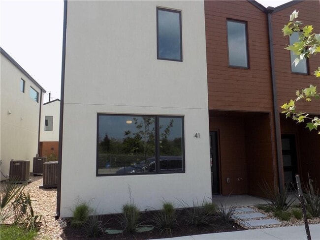 Photo - 1931 E 38th St Townhome