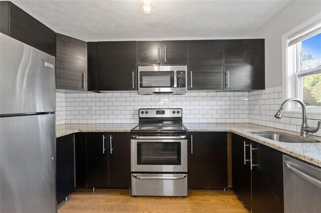 Photo - 1686 Wynndowne Trail
