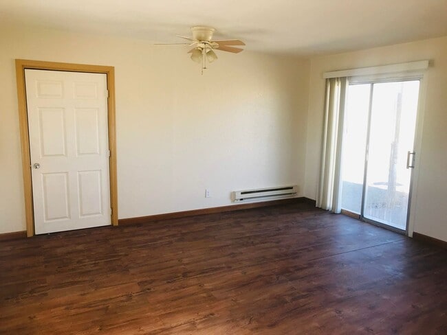 Photo - 1070 US-50 Unidad B