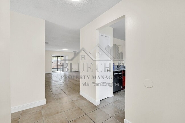 Photo - 5322 Jade St