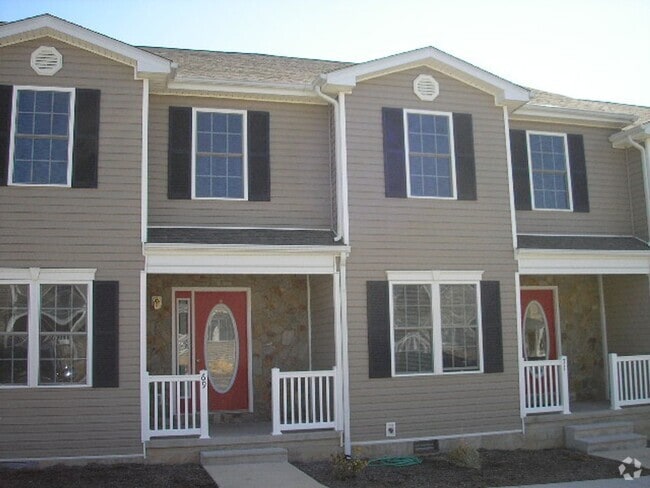Building Photo - Townhouse located at Pikes Place