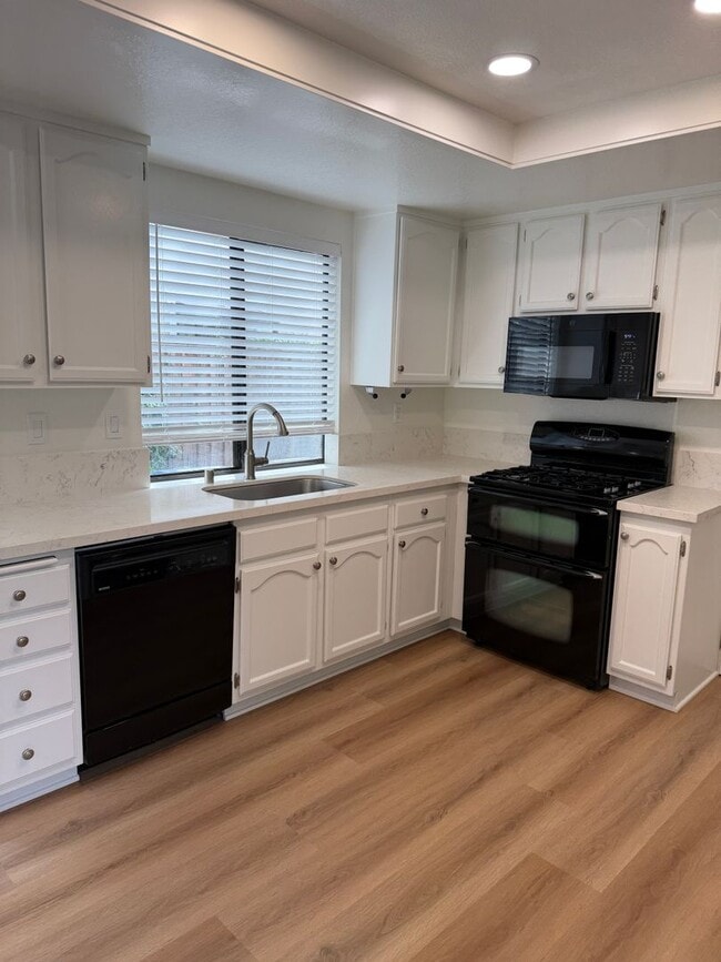 Photo - 230 Bridgeside Cir