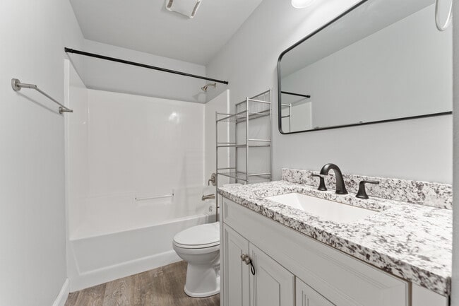 Photo - 408 Academy St