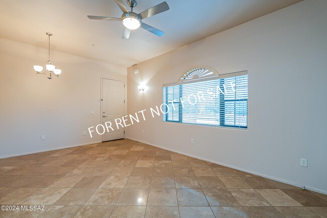 Photo - 2010 E River Rd Unidad 203