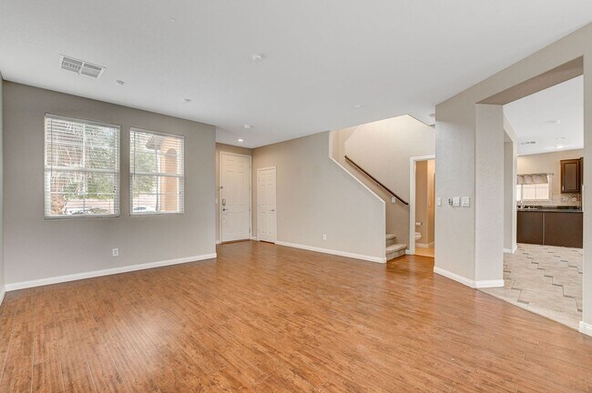 Photo - 4 bedroom cul-de-sac home in Henderson!