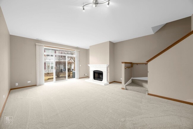 Photo - GORGEOUS 2 BEDROOM TOWNHOME LOCATED IN LINDENHURST AVAILABLE JUNE 14!