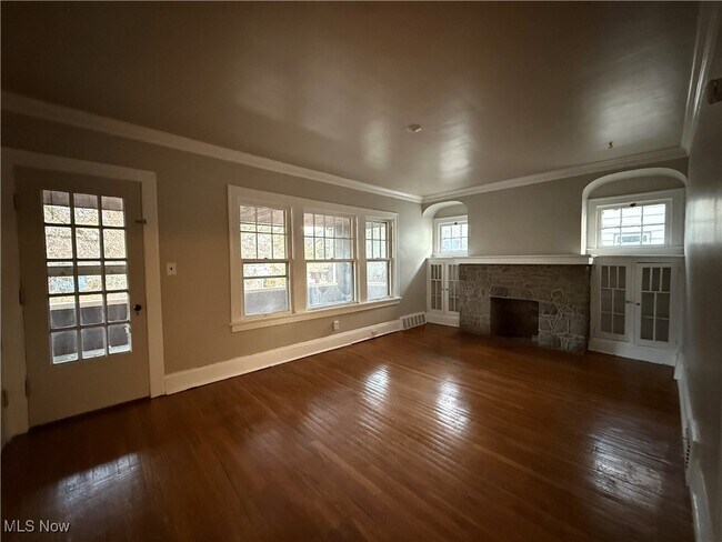 Photo - 888 Helmsdale Rd Unit UP