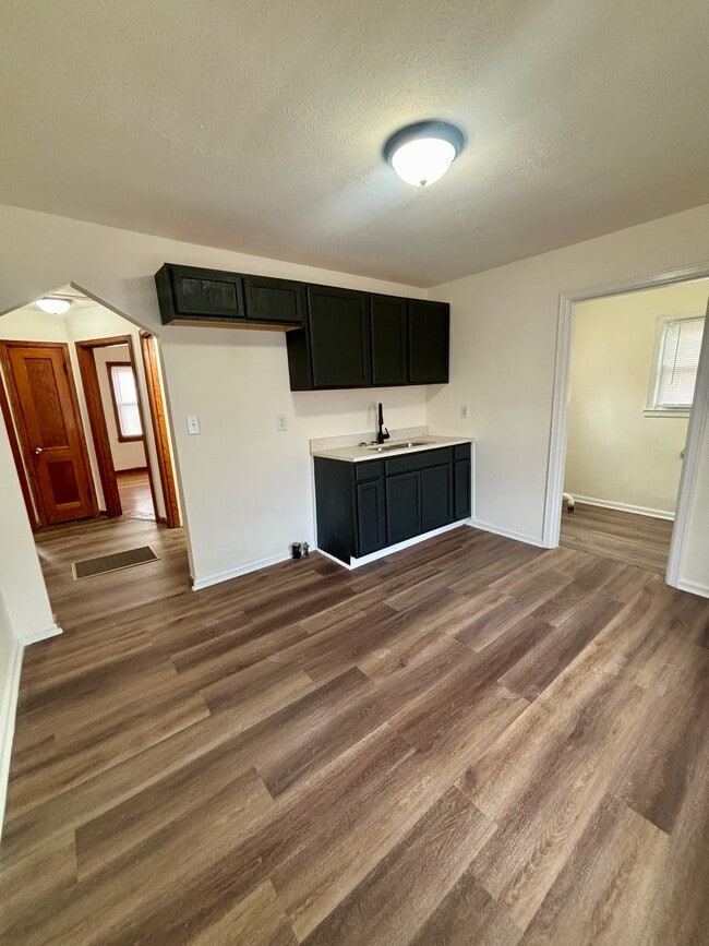 Photo - 1700 Sonne Ave