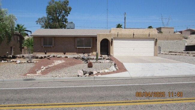 Building Photo - 2 Bedroom 2 bathroom Boat Deep Furnished Home
