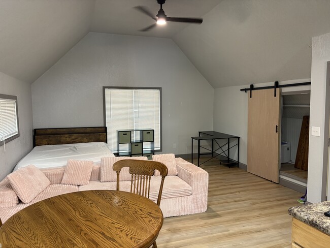Living room - 216 N Sheridan St