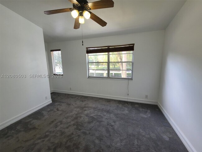 Photo - 173 SW 3rd St Unit 173