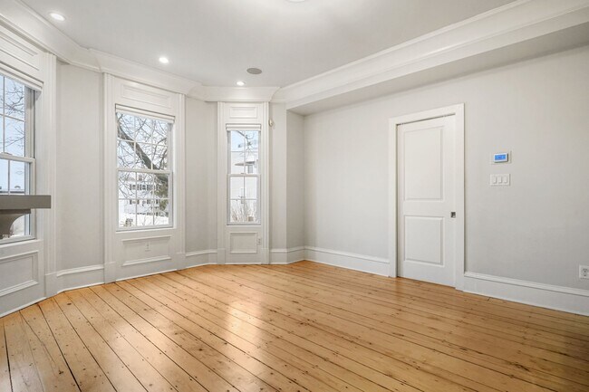 Photo - 703 E 4th St Unidad 2