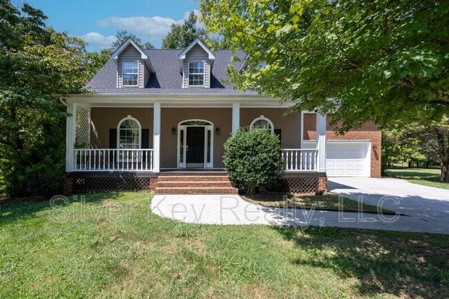 Building Photo - 1725 Brookwood Dr NE