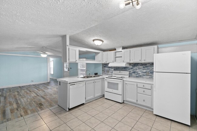 Photo - Peaceful Coastal Living Close to the Beach!