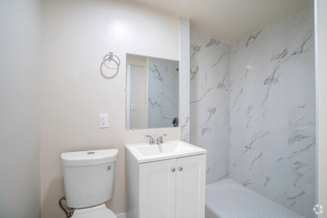 1BR, 1BA - 516SF - Bathroom - Villa Sara