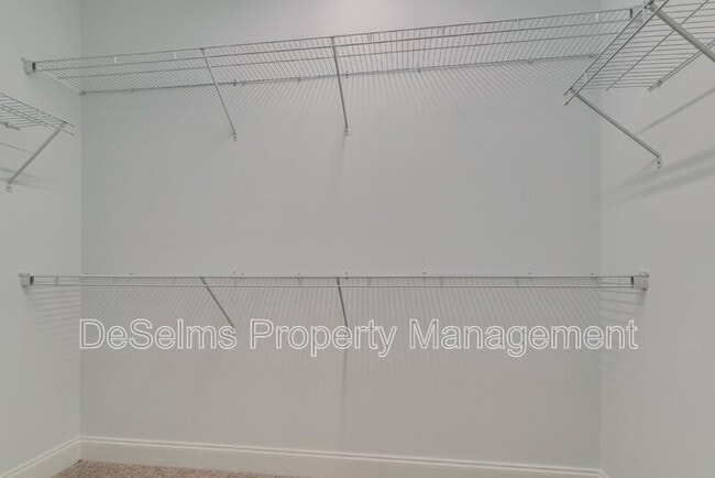 Photo - 139 Crabourne Dr