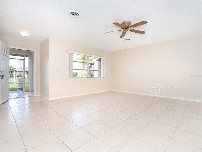 Photo - 1609 E Cypress Point Dr