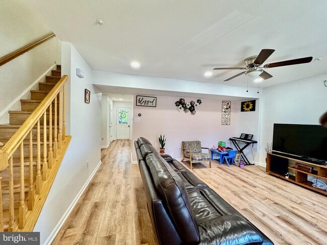 Photo - 597 Primus Ct