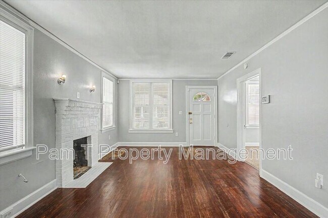 Photo - 633 W 35th St