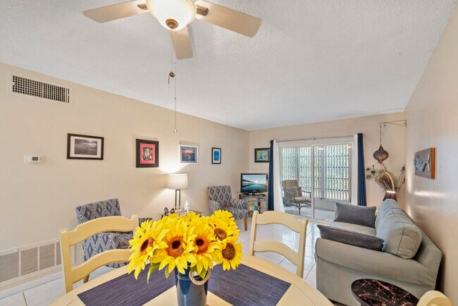 Photo - 1111 Lake Terrace Unit 105