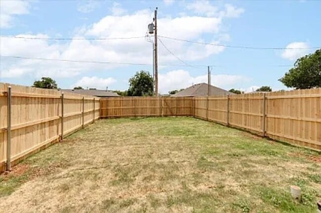 Photo - Modern 2-Bed, 2-Bath Duplex in Lawton View...