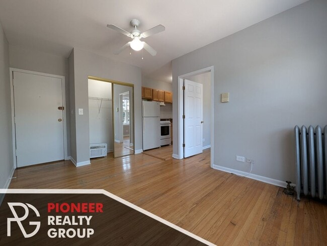 Building Photo - 910 W Dakin St Unit 914-214