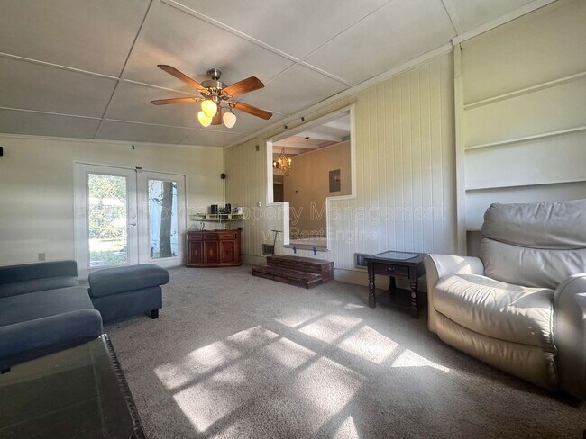 Photo - 627 E Warner St