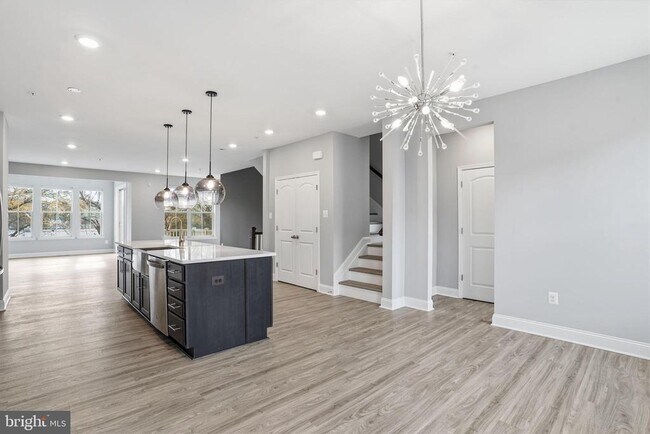 Photo - 16368 Fife Wy