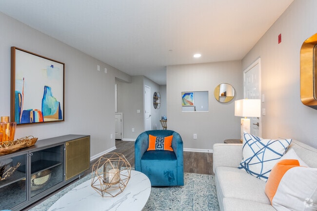 2BR, 2BA - 1,035SF - Living Area