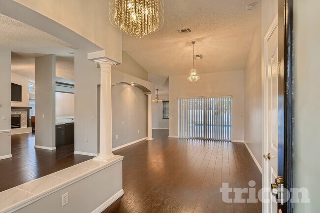 Photo - 1093 Dunlap Ave