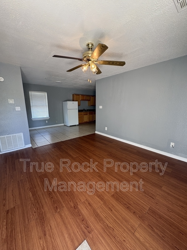 Photo - 218 E 14th St