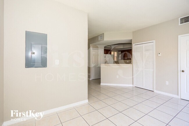 Photo - 664 SW 7th Terrace