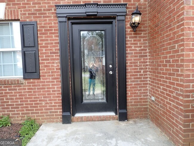 Photo - 827 Sinclair Way