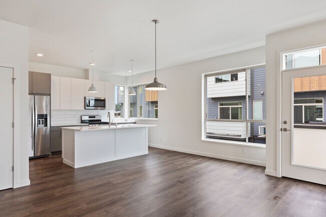 Photo - 32742 Hemlock Ave SE