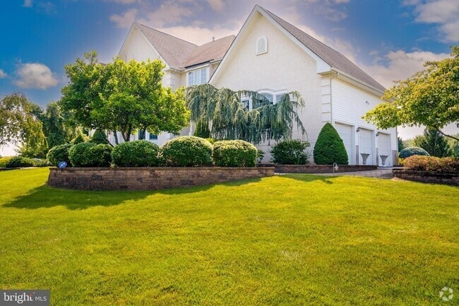Building Photo - 19 Meadowlark Dr Rental