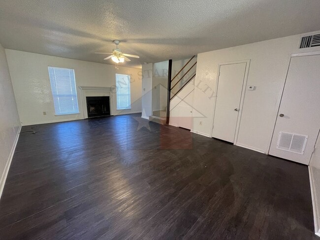 4408 Lake Rd Unit D