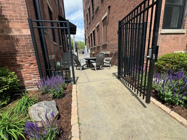 Photo - 312 E 13th St Unidad 5