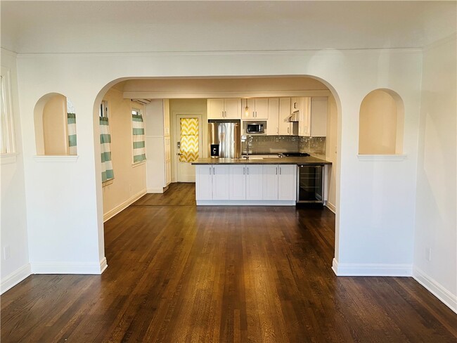 Photo - 221 Corona Ave