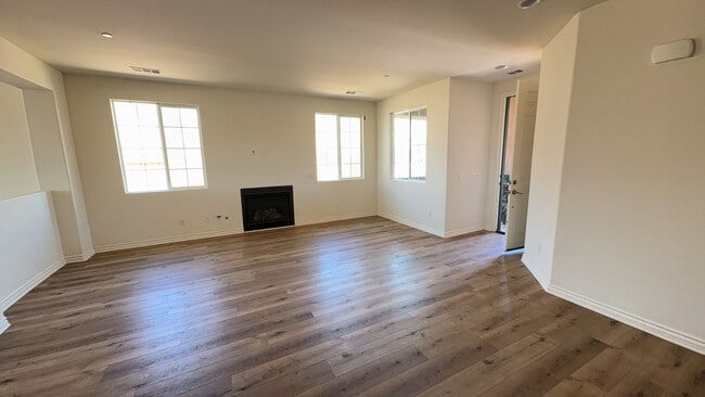 Photo - 3 BEDROOM VICTORVILLE HOME