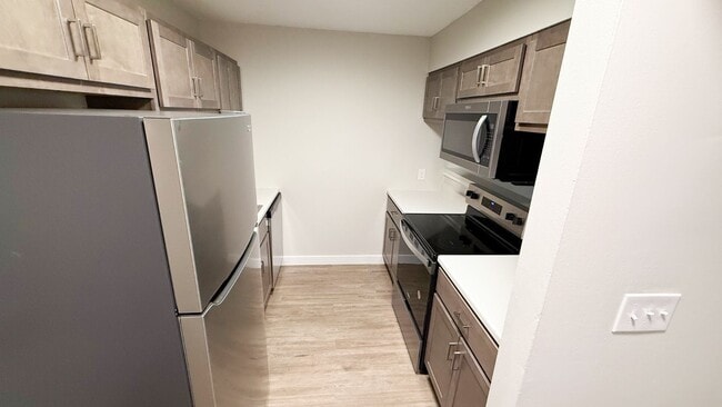 Photo - 105 N Busey Ave