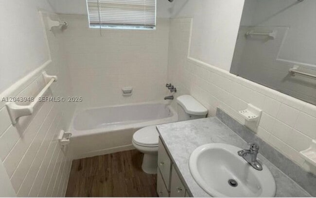 Photo - 400 SE 9th St Unit 9