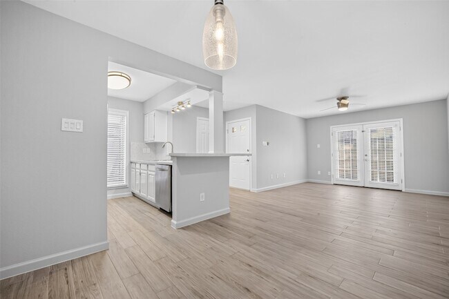Photo - 1311 Antoine Dr Unit 195