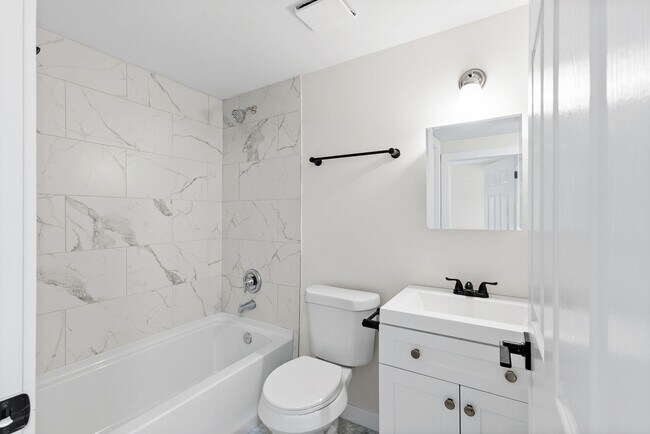 Photo - 407 Sarah St Unit B