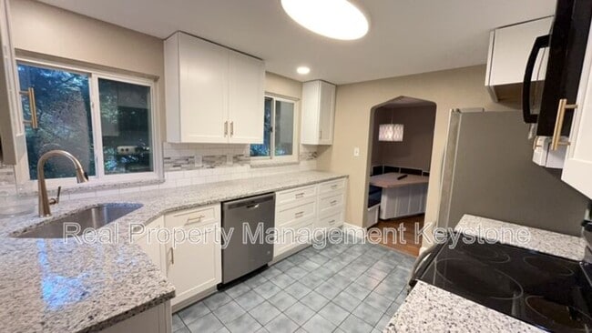 Photo - 806 N Margaretta St