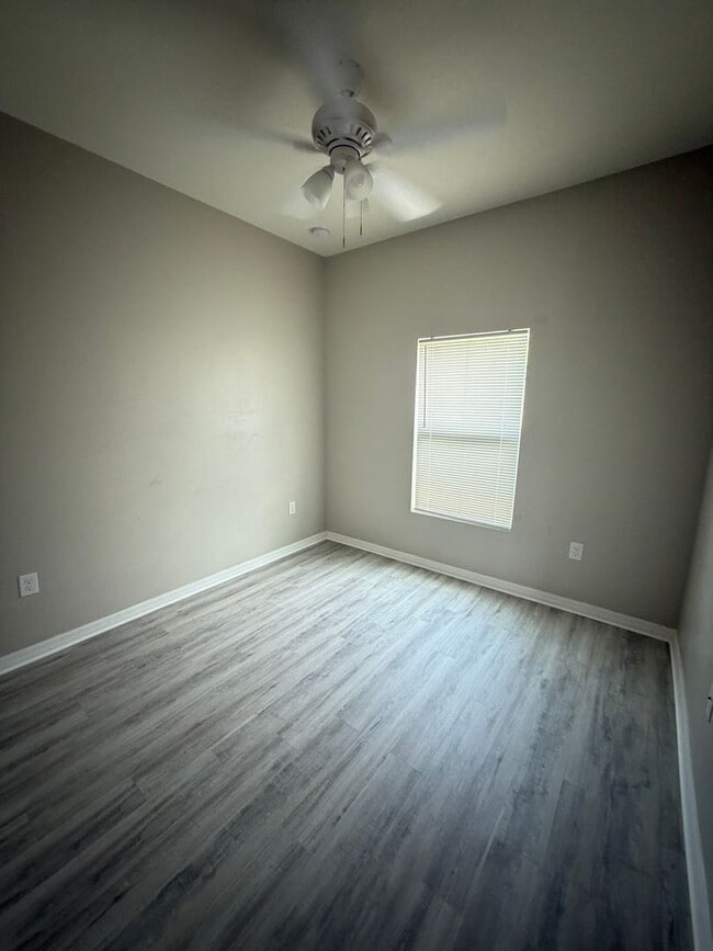 Photo - 404 NE 24th Pl