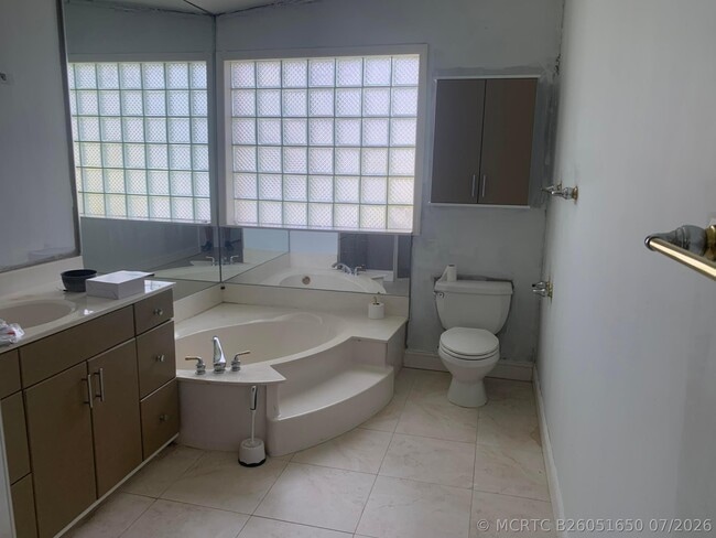 Photo - 11585 N Quayside Dr