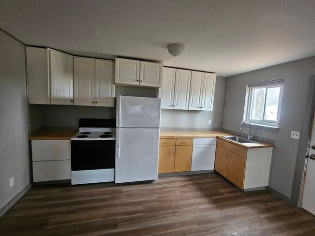 Photo - 3052 Clermont Ave