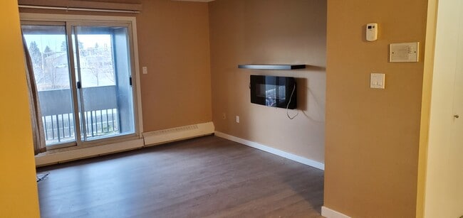 Photo - 5328-354 54 St